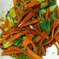 めそ君's cooksnap of when they made 小松菜と人参のオイスター炒め★.
