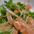 龍りゅう's cooksnap of when they made 魚肉ソーセージと貝割れの和え物.