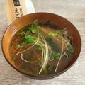 のんべぇヒロ's cooksnap of when they made ♪簡単♪＊貝われ菜のお味噌汁＊.