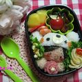 ８児のママきよっぺ's cooksnap of when they made キャラ弁☆シロクマ被った女の子.