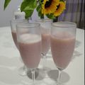 トモコマイッツ's cooksnap of when they made いちごプリン♪♪.