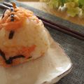 まろんかふぇ's cooksnap of when they made 塩こんぶとシャケのゴマおにぎり.