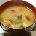 ayaakari's cooksnap of when they made わかめとなめこと卵の味噌汁.