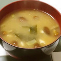 ayaakari's cooksnap of when they made わかめとなめこと卵の味噌汁.
