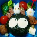 yukari527's cooksnap of when they made まっくろくろすけのおにぎり　(キャラ弁).