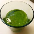 ロン血's cooksnap of when they made 柿でグリーンスムージー❀.