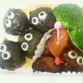 shirobuta's cooksnap of when they made キャラ弁 簡単まっくろくろすけ.