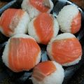 ここmamachan's cooksnap of when they made お祝いに☆サーモンの手まり寿司.