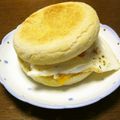 yuko1201's cooksnap of when they made 朝マック風！人気のベーコンエッグマフィン.