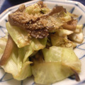 tomokoshiawase's cooksnap of when they made マイタケとキャベツの簡単炒め物(^.^).