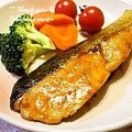 平井婦人's cooksnap of when they made ご飯が進む鮭の照り焼きカレー風。.