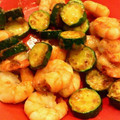 みゃあねこ's cooksnap of when they made ズッキーニと海老の塩炒め.