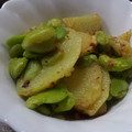 ぱぴぷぺぽち's cooksnap of when they made おつまみ☆うまいじゃがいもとそら豆炒め☆.