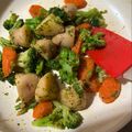 ame-ikuru's cooksnap of when they made ブロッコリーとソーセージのコンソメ炒め.