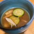 motchママ's cooksnap of when they made ズッキーニと油揚げのお味噌汁.