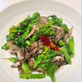 azbjbn's cooksnap of when they made ほろ苦♪菜の花と舞茸のガーリックソテー.