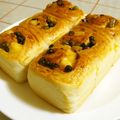 nasubeam's cooksnap of when they made 甘納豆とチーズの米粉パン.