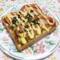 まっちー食堂's cooksnap of when they made とんかつソース×トマト・パセリのトースト.