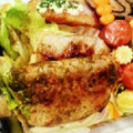 ちなっこっく's cooksnap of when they made 豚ﾊﾞﾗとﾚﾀｽの肉巻＆ﾙｯｺﾗｻﾗﾀﾞ.