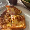 ゆぅゆv's cooksnap of when they made 簡単フライパンでたまごチーズトースト.