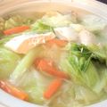 Midori♪'s cooksnap of when they made 鮭と玉葱とキャベツの中華風塩胡麻油スープ.