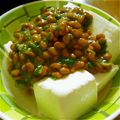 さつき隊長's cooksnap of when they made 簡単乗せるだけ☆豆腐on納豆♪.