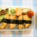 komutatata's cooksnap of when they made 照り焼きむすびとごま鮭むすび.