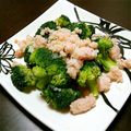 eg0423ct's cooksnap of when they made ブロッコリーとカニ缶でにんにく炒め.