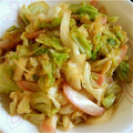 ともか。's cooksnap of when they made キャベツとかまぼこの炒め煮.