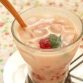 ぽくちゃん's cooksnap of when they made いちご✿アイスみるくティー.
