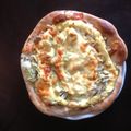 おもちばばあ's cooksnap of when they made ＊山盛りキャベツとキムチのピザ＊.