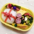 あぁるちゃん's cooksnap of when they made 幼稚園のキャラ弁（サンタ・プレゼント）.