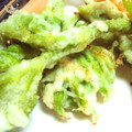 かざぴー's cooksnap of when they made ウドとヨモギの天ぷら.