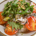 てーぶるすぷーん's cooksnap of when they made トマトとしらすと塩昆布の梅わさび丼.