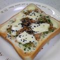 ダ〜ごはん's cooksnap of when they made 葱×塩麹のわさび胡麻風味トースト.