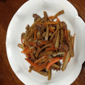 yurin916's cooksnap of when they made しめじと牛肉とごぼうの炒め煮.