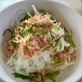 azbjbn's cooksnap of when they made 新玉ねぎとツナのおかかポン酢サラダ.