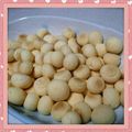 食パンはもう飽きた's cooksnap of when they made さくさくほろほろ☆タマゴボーロ☆.