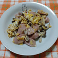 ﾁｲﾁｬﾝﾏﾏ's cooksnap of when they made 簡単お弁当にも！！しめじ魚肉ソ卵炒め.