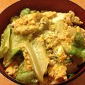 くらむぼん３'s cooksnap of when they made たっぷりレタスの玉子丼♪.