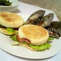 トモヲ３'s cooksnap of when they made イングリッシュマフィンでスパムサンド.