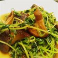 nishipin's cooksnap of when they made 豆苗としいたけの醤油バター炒めレモン風味.