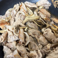クックRPMPK0☆'s cooksnap of when they made 豚肉と舞茸の甘辛照り炒め.