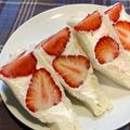 beanssmile's cooksnap of when they made 700レポ突破♡おもてなし莓サンドイッチ.