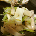 hongmayu's cooksnap of when they made 黒胡椒ピリリ☆きのことネギの炒め.
