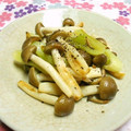 シャンプーハット's cooksnap of when they made 黒胡椒ピリリ☆きのことネギの炒め.