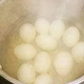 toshiebaba's cooksnap of when they made つるとむけるゆで玉子.