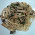 ゆかり～ぬ's cooksnap of when they made 万能葱ときのこの食べるラー油パスタ.