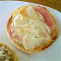 たべたいち's cooksnap of when they made とろりハムチーズのイングリッシュマフィン.