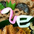 かん☆かり's cooksnap of when they made 巳年のおせちには、巳のかまぼこ飾りきり.